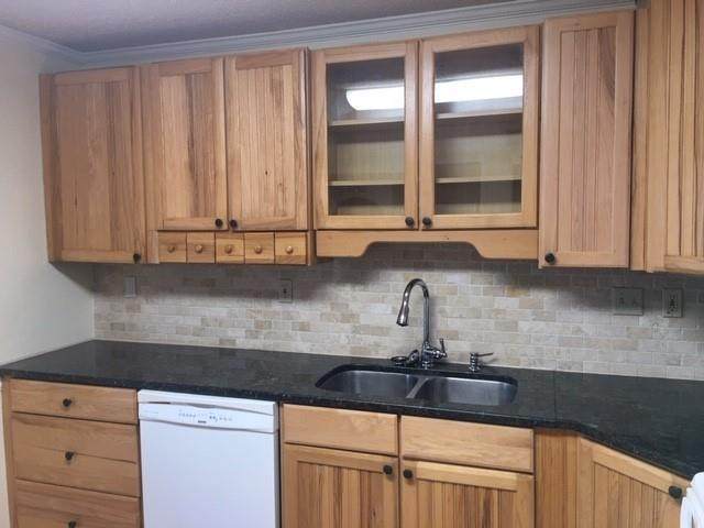 106 Sunset Avenue - Photo 1