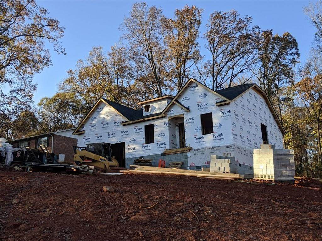 407 Little John Trail - Photo 1