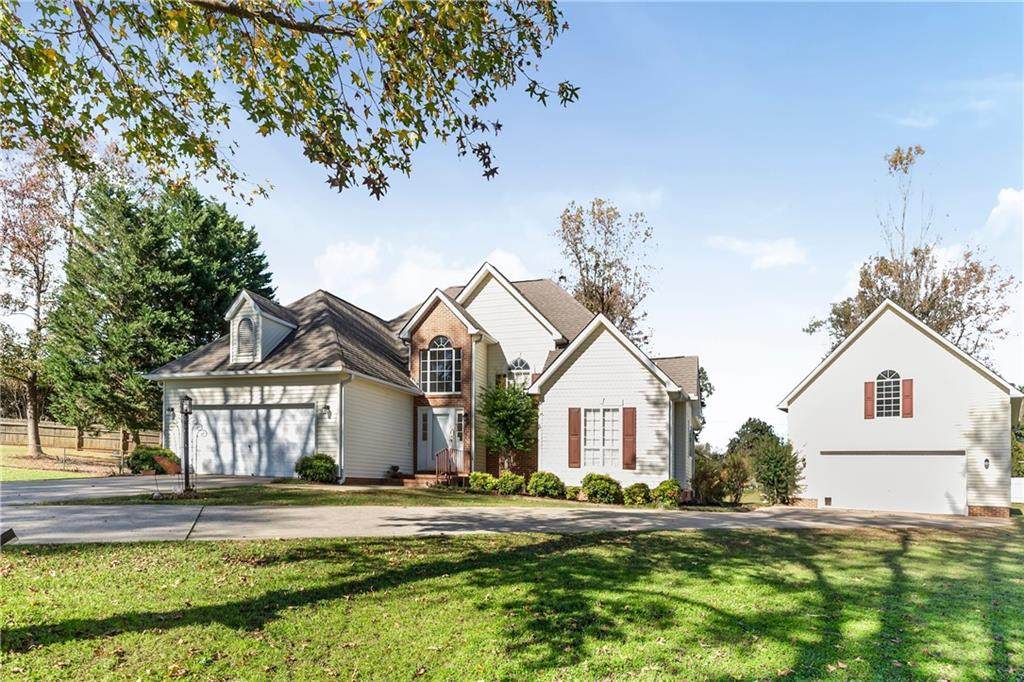 407 Lancelot Court - Photo 1