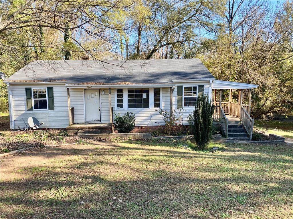 1922 Dobbins Avenue - Photo 1