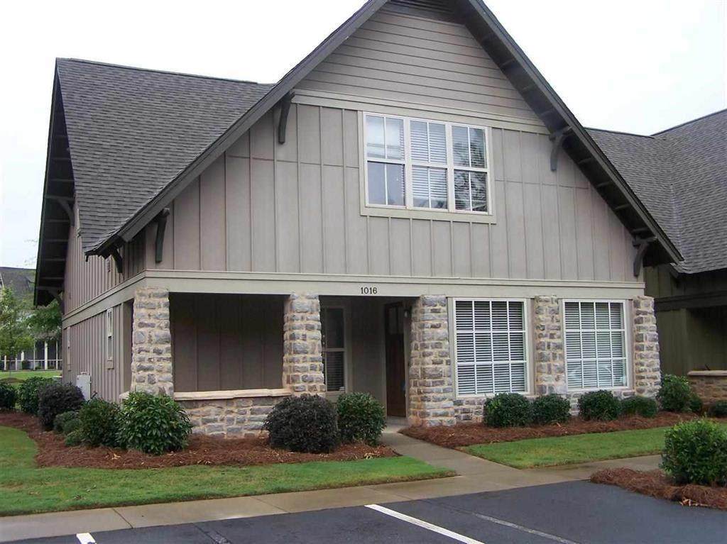 101 West Lane - Photo 1