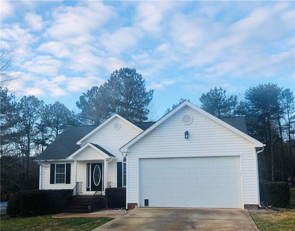 110 Royal Drive - Photo 1