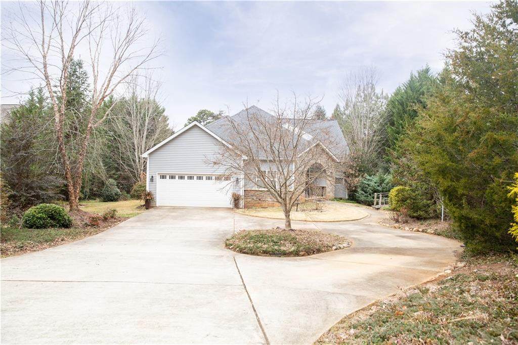 162 Oak Pointe Drive - Photo 1