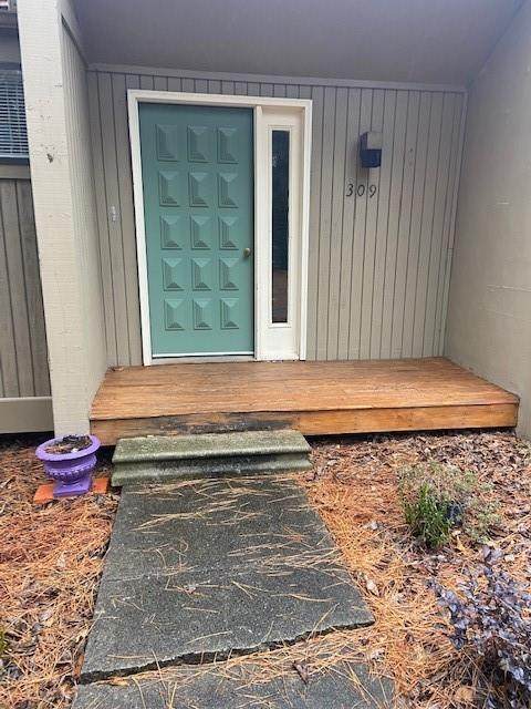 309 Foxfire Court - Photo 1