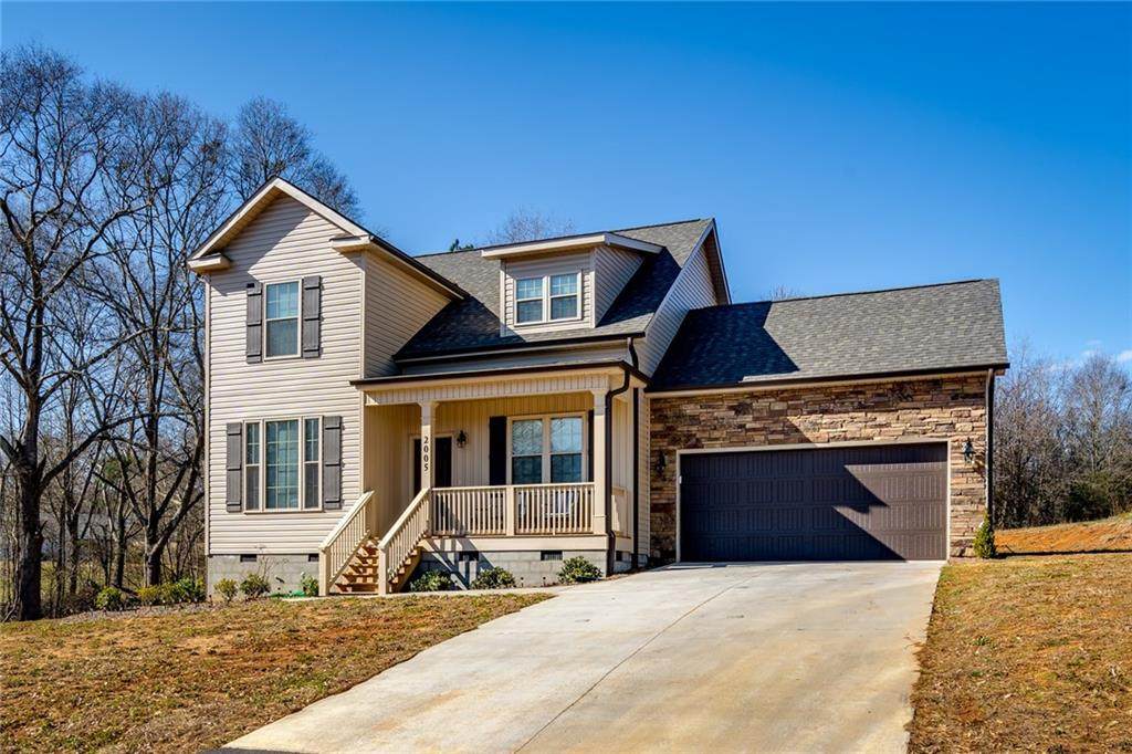 2005 Patterson Avenue - Photo 1
