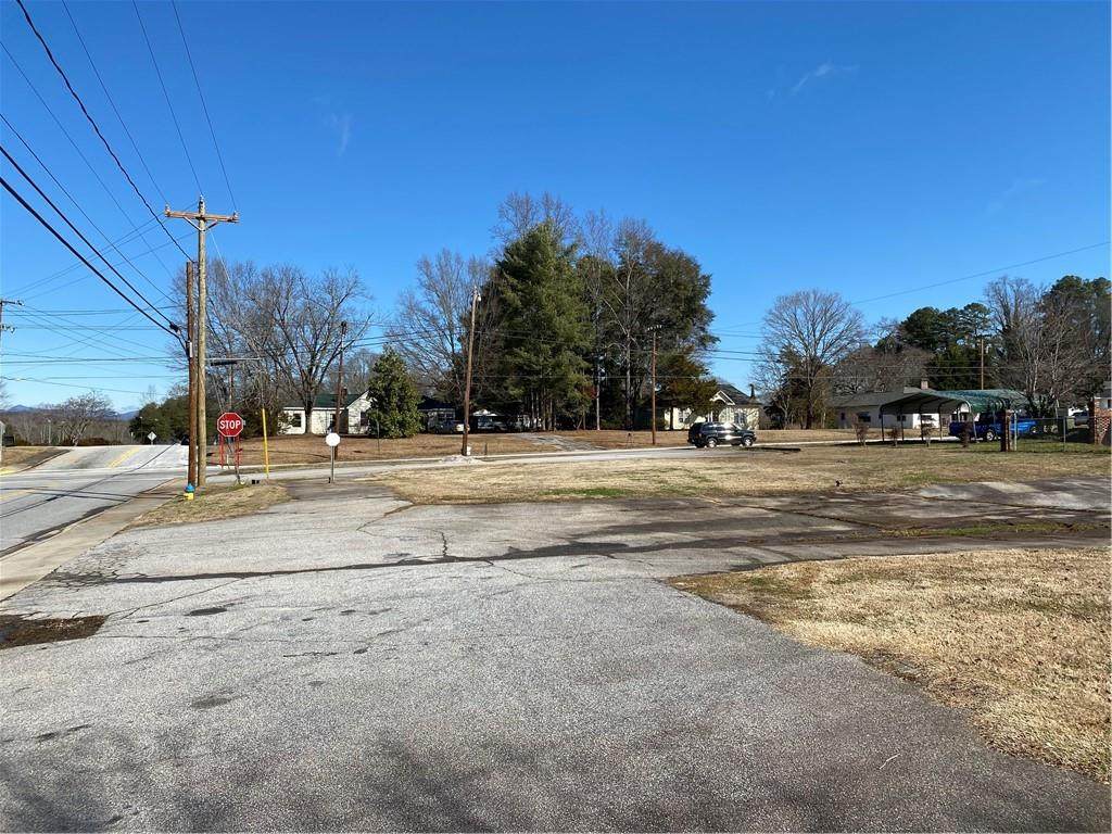 909 Main Street - Photo 1