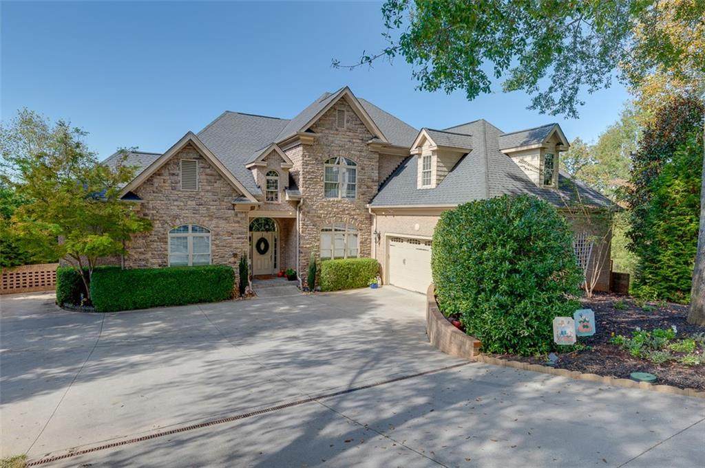 121 Turnberry Road - Photo 1