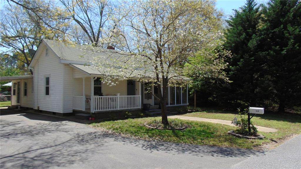 303 Brown Street - Photo 1