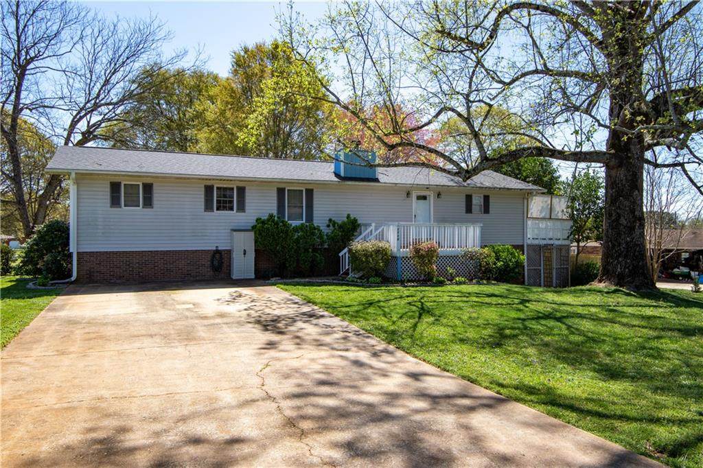 1110 Briarwood Drive - Photo 1