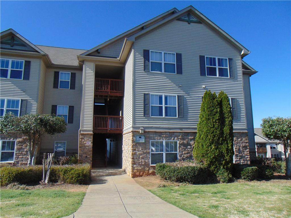 1201 Harts Ridge - Photo 1