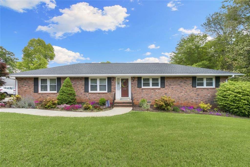 208 Springview Drive - Photo 1