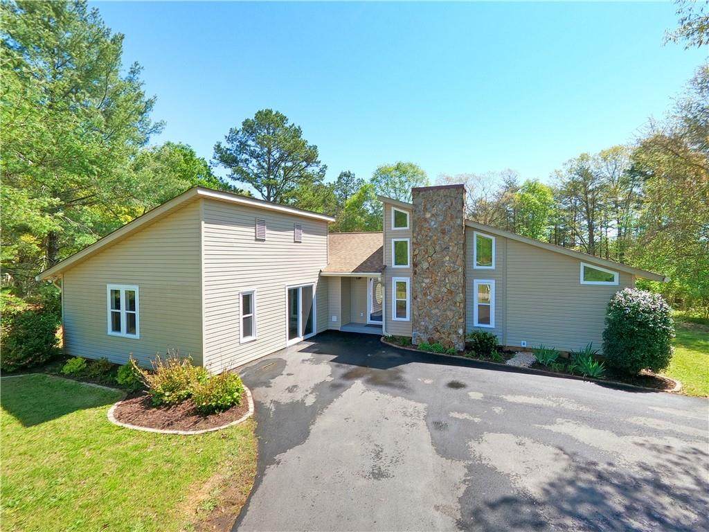 114 Meadowood Drive - Photo 1