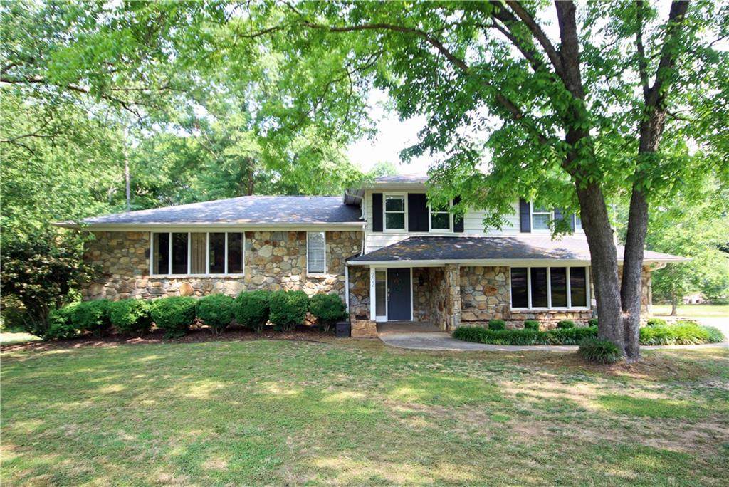 202 Bonanza Circle - Photo 1