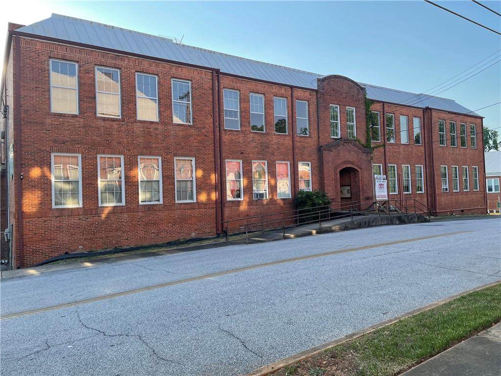 201 College Street - Photo 1