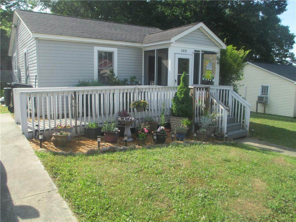 103 Laurel Street - Photo 1