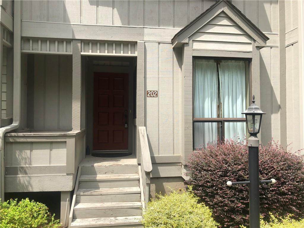 202 Safe Harbor Circle - Photo 1
