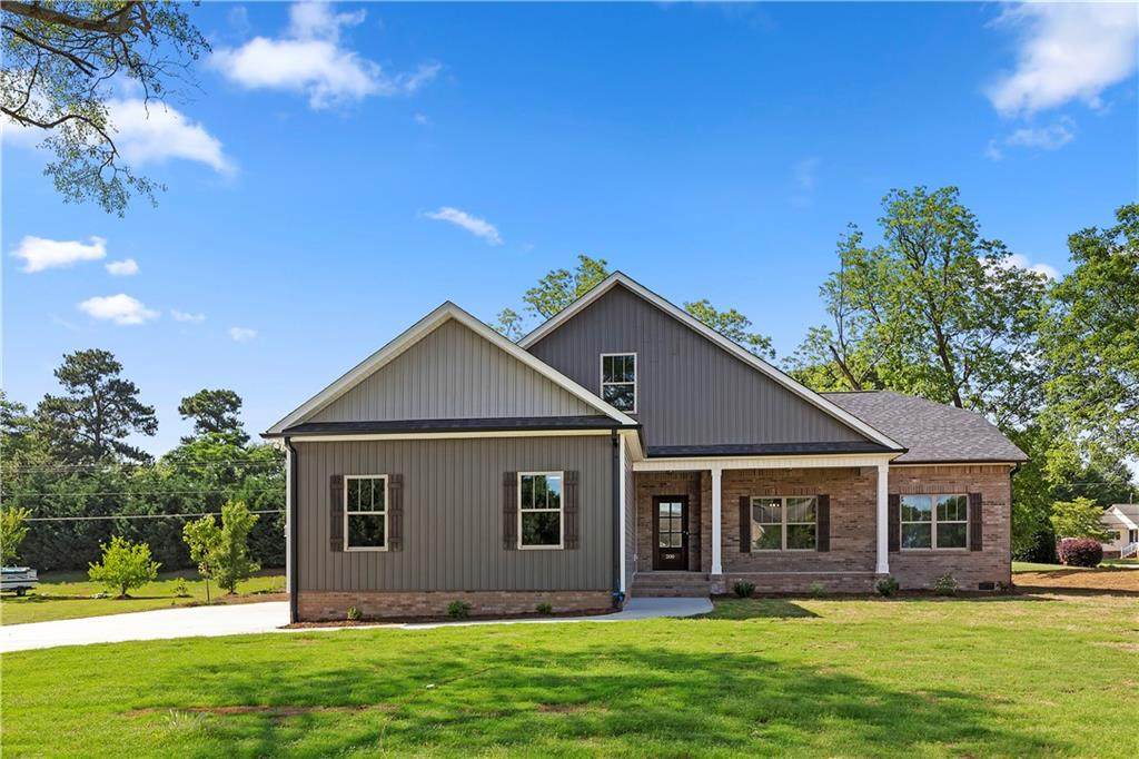 200 Spruce Creek - Photo 1