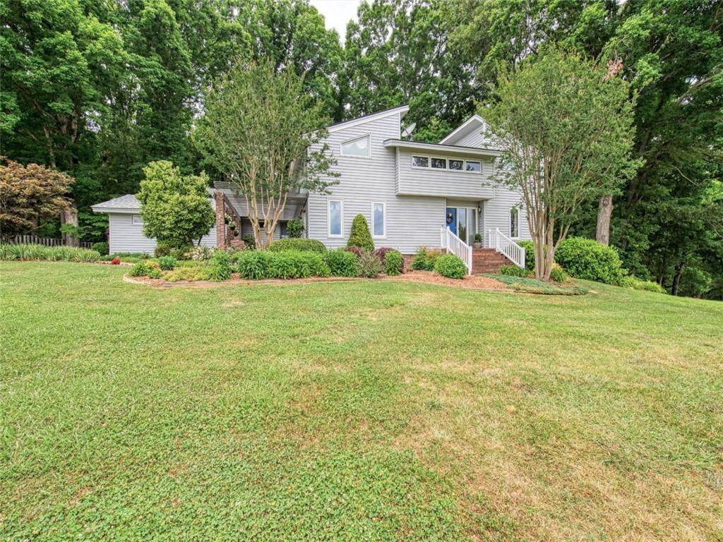303 Arrowhead Trail - Photo 1