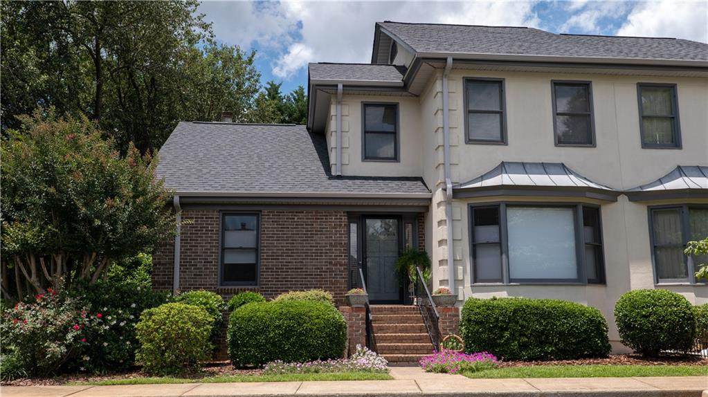 1001 Cobb's Glen Drive - Photo 1
