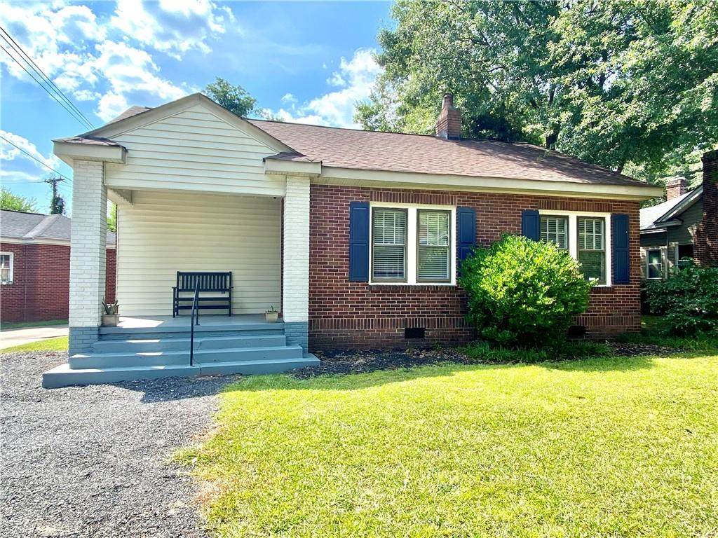 913 Carolina Circle - Photo 1