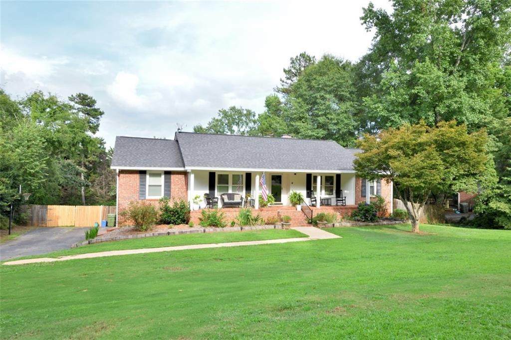 211 Kings Way - Photo 1