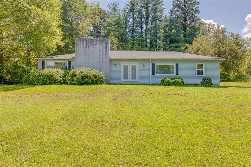 218 Pineview Drive - Photo 1