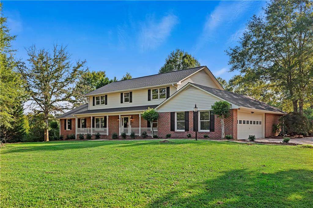 102 Roxbury Court - Photo 1