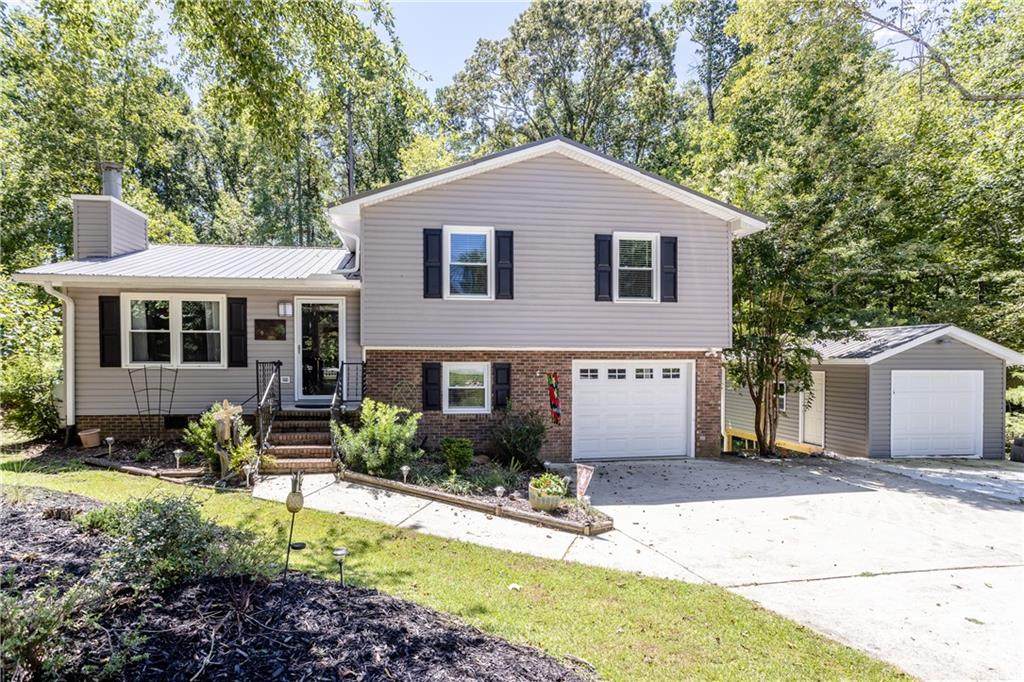 1003 1003 Chickasaw Drive - Photo 1