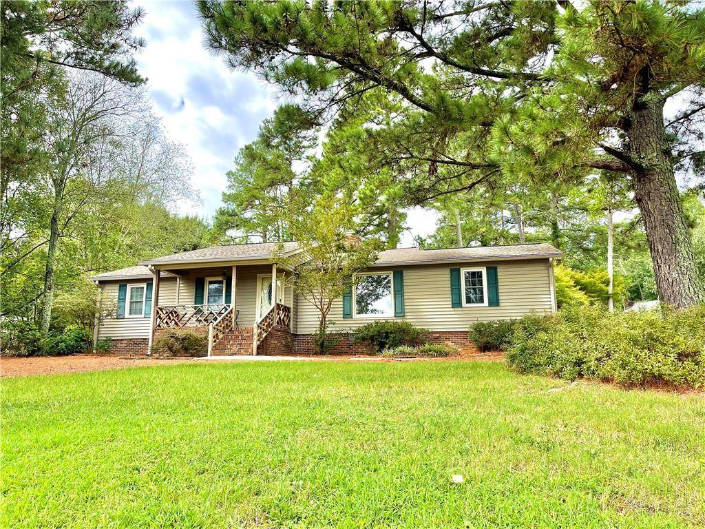 1109 Pineview Drive - Photo 1