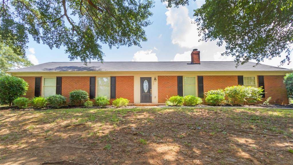 200 Lakewood Drive - Photo 1