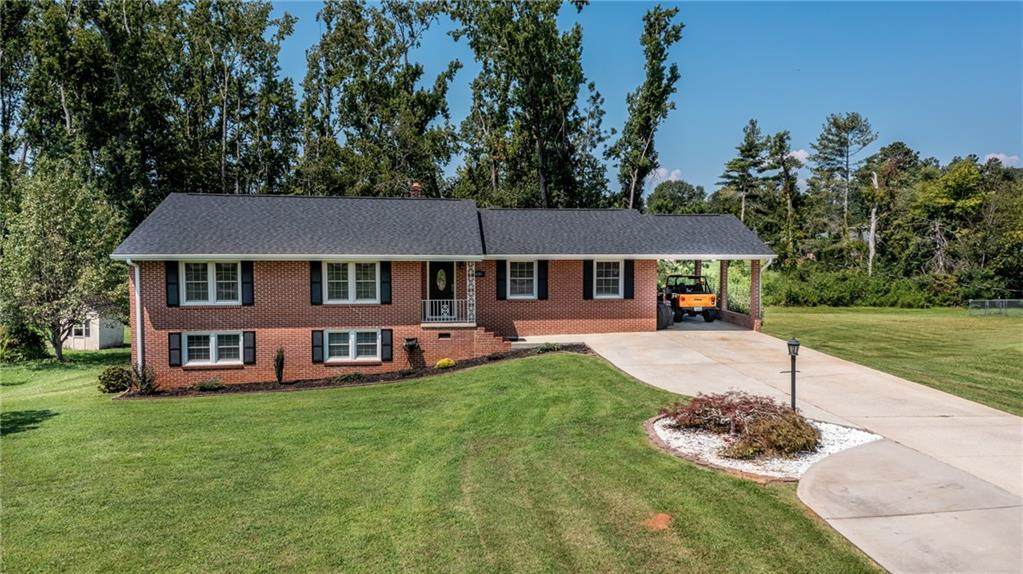 620 Pine Street - Photo 1