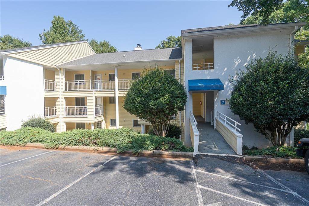 704 Northlake Drive - Photo 1
