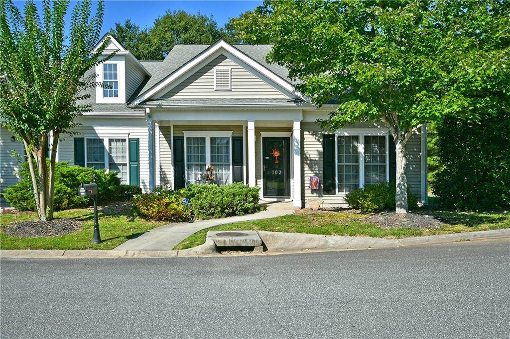 102 Heritage Drive - Photo 1