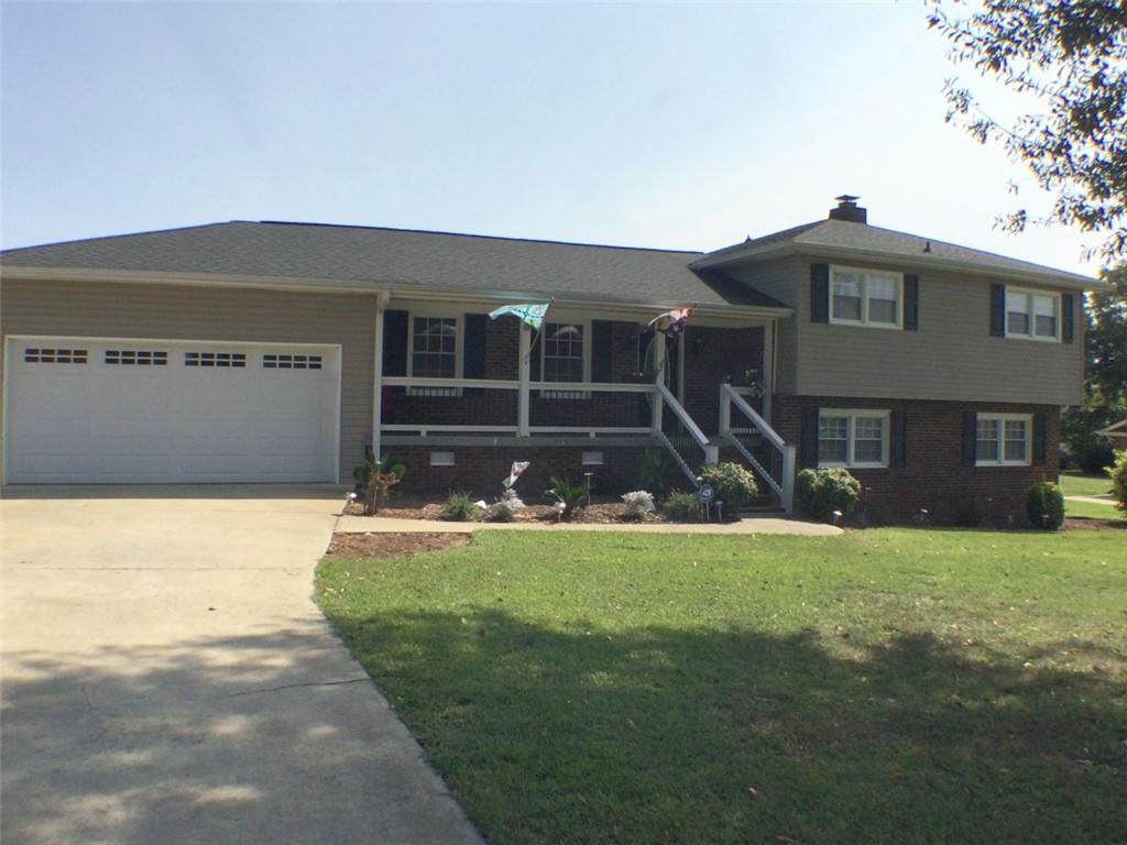 202 Fieldcrest Drive - Photo 1