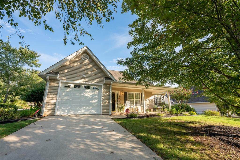 173 Grand Oak Circle - Photo 1