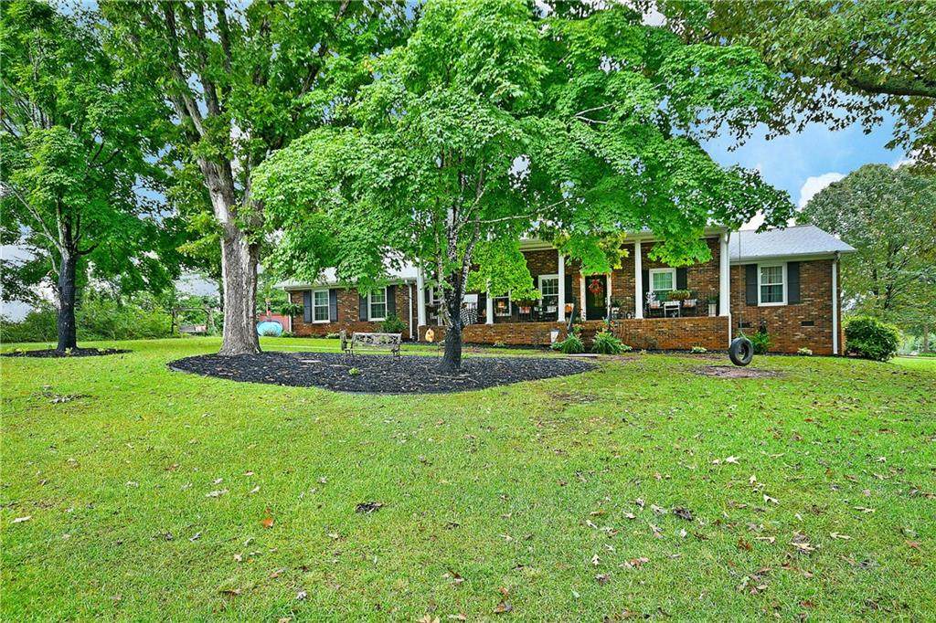 189 Daniel Drive - Photo 1