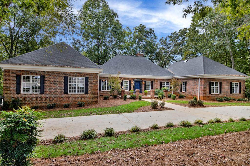 303 Eagles View Drive - Photo 1