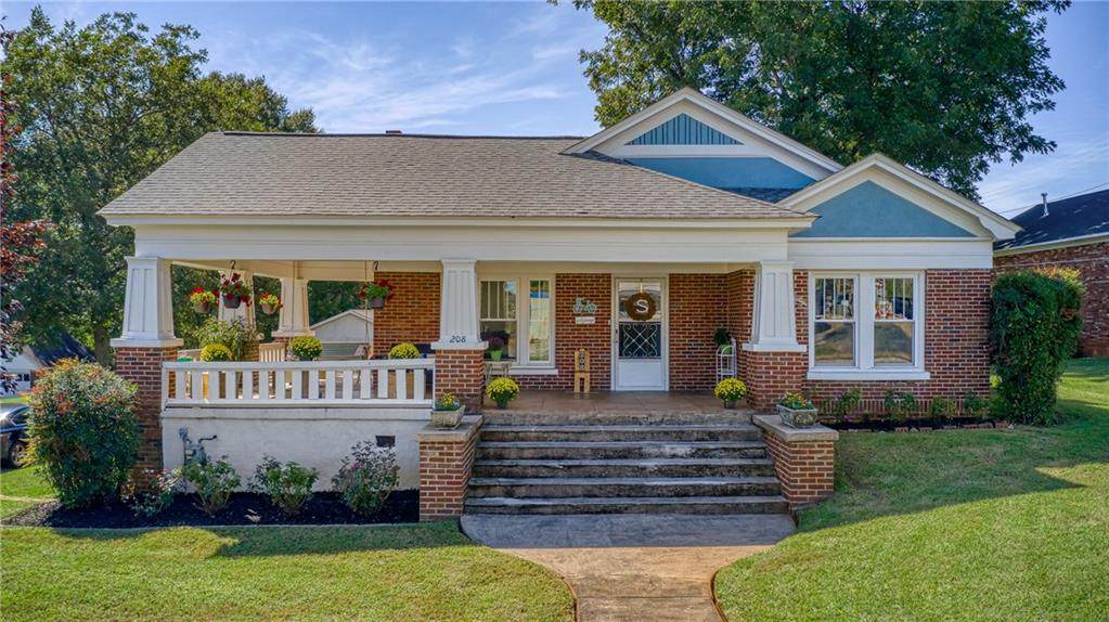 208 Pendleton Street - Photo 1