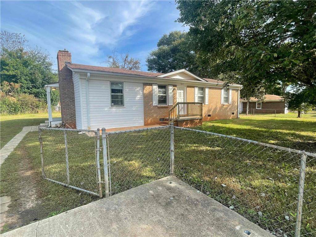 643 Woodvale Road - Photo 1