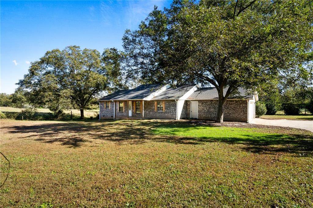 1723 Gerrard Road - Photo 1