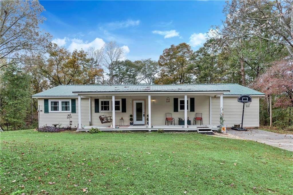557 Greenbriar Drive - Photo 1