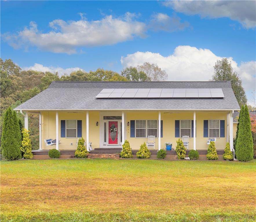 205 Torrington Road - Photo 1