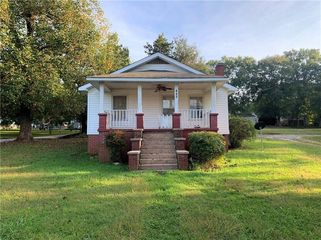138 Jones Avenue - Photo 1