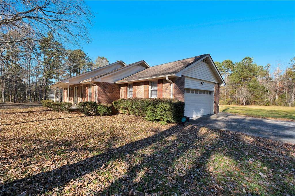 260 Mill Road N - Photo 1