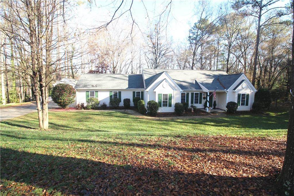 113 Roslyn Drive - Photo 1