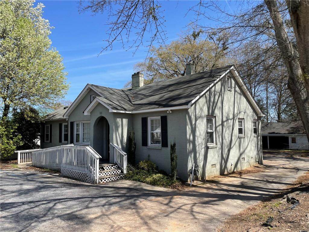 2814 North Avenue - Photo 1