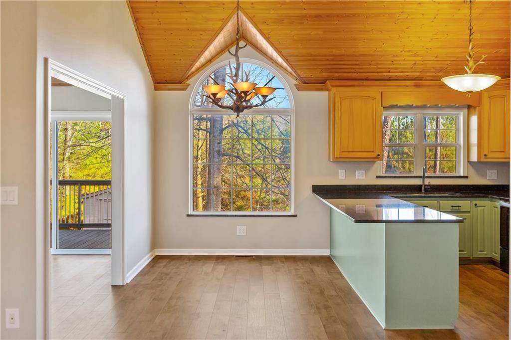 215 Tanglewood Drive - Photo 1