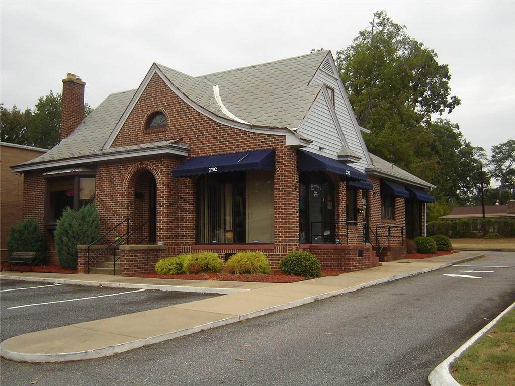 2702 Main Street - Photo 1