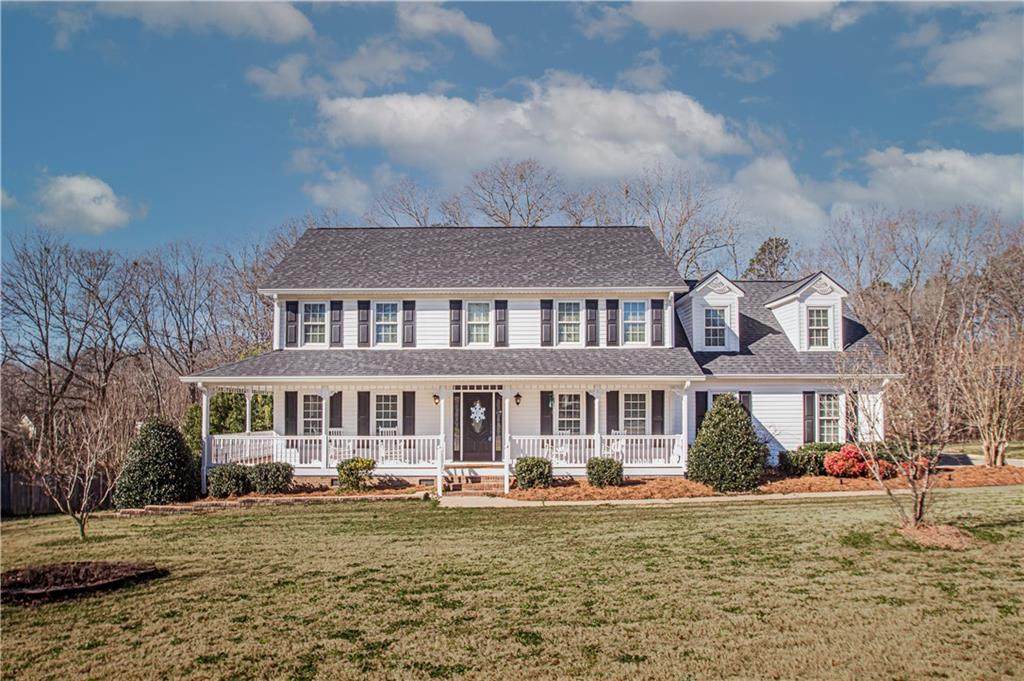322 Monroe Drive - Photo 1