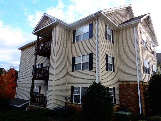 425 Lookover Drive - Photo 1